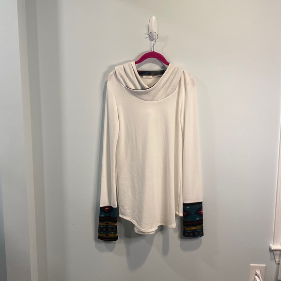 12pm by Mon Ami white tribal hooded pullover top L - Picture 2 of 6